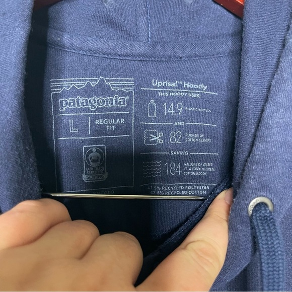 Patagonia Men Navy logo-print hoodie sz L - Picture 2 of 4